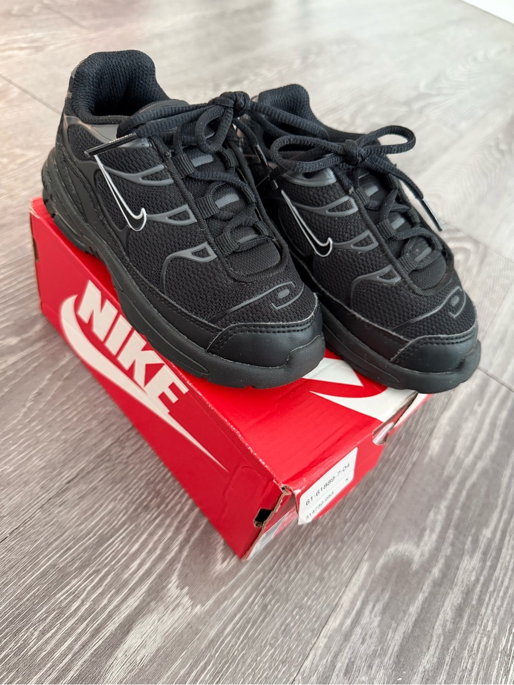 Nike Black Mesh & Synthetic Low-Top Sneakers
